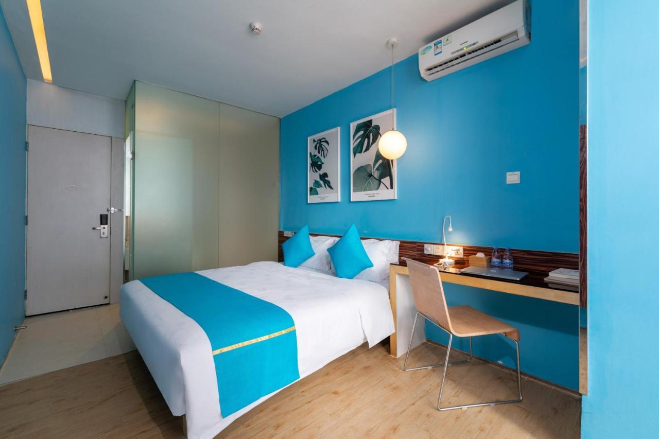 Standard Queen Room
