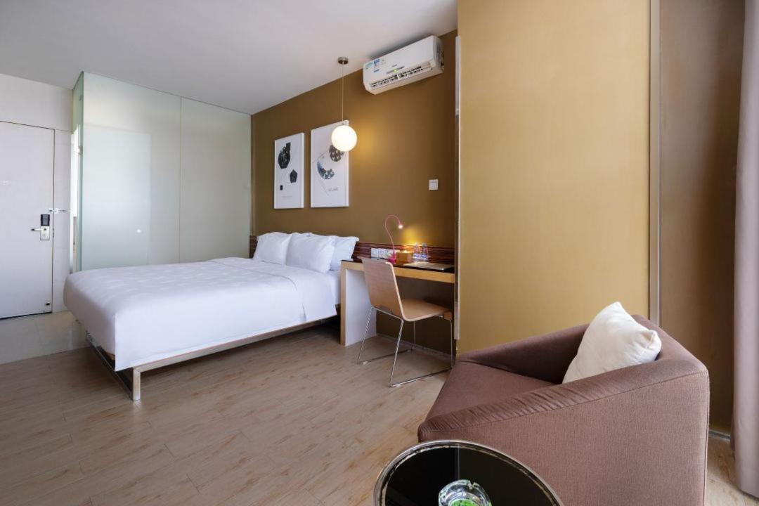 Deluxe Queen Room