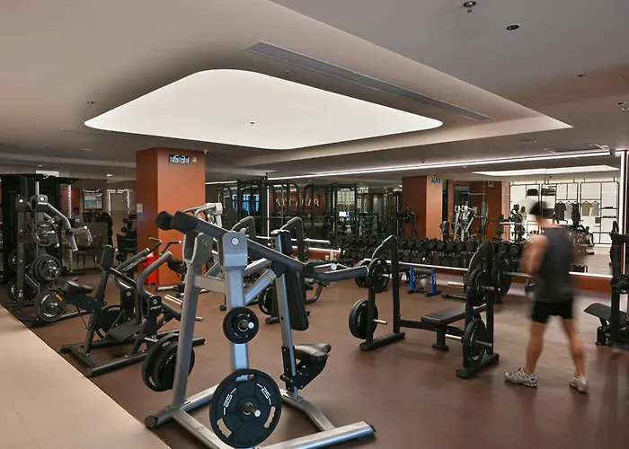 Doubletree By Hilton Shenzhen Longhua: Central Location Near Metro & Attractions